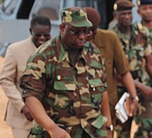 Décret présidentiel: Macky Sall suspend exceptionnellement les départs à la retraite des personnels militaires des armées