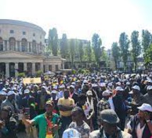 Manifestation Apr en cours à Paris / Investiture du Président Macky Sall en 2024 : Déclaration de Paris en faveur de sa candidature