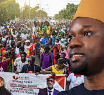 Direct Ziguinchor chez Ousmane Sonko la vielle du procés vs Adji Sarr les jeunes barricadent le domicile.