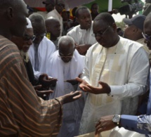 Pose de la 1ère pierre de l’Autoroute “Illah Touba” : la foule massivement sortie non pas pour Macky Sall, mais pour Serigne Sidy Moctar Mbacké