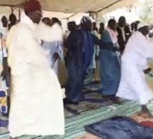 Vidéo intégrale de l'imam Serigne Balla Mbacke attaqué au couteau par un jeune à la mosquée de Bara Sine