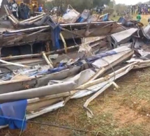 23 morts à Louga : Les premiers images du bus complètement broyé après l’accident (vidéo)