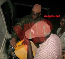 Macky Sall remplit son réservoir de carburant.