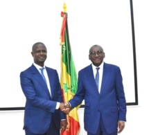  Passation de service- Le Ministre de l’Intérieur sortant, M. Antoine Félix Abdoulaye DIOME etle Ministre de l’Intérieur entrant, Me Sidiki KABA,