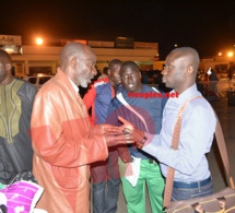 Les images du départ de Pape Diouf à l'aéroport LSS pour Paris. Regardez