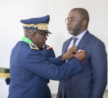 Distinction : Doudou Ka reçoit la médaille d’honneur de l’aéronautique militaire