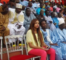 Mounzir Niasse le guichet automatique de Waly Seck en compagnie de sa douce Nadia au stade Demba Diop.