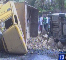 Grave accident à la Mosquée de la Divinité- un camion renversé fait un mort