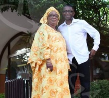 Une photo rare – Youssou Ndour en compagnie de sa maman Ndeye Sokhna Mboup