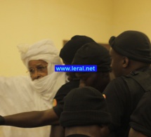 Habré se rebelle, sa famille crie au complot, les juges et le Procureur des CAE déterminés, les "victimes" et les avocats prêts pour le combat... Revivez les images marquantes de l'ouvereture d'un procès historique