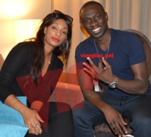 En images, Pape Diouf pose avec ses fans Rwandaises.