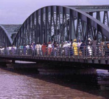 Direct - Magal des 2 Raaka : Affluence massive sur le Pont Faidherbe de Saint-Louis (vidéo)