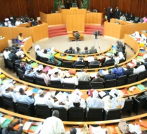 Vidéo - Situation à l’Assemblée nationale : Les Sénégalais "crachent" sur leurs députés