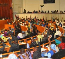 L'Assemblée nationale comme à la borne fontaine : Bagarres et insultes entre députés, Woré Sarr pique une crise