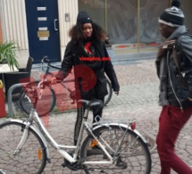 Photos: La danseuse de Viviane, Kiné l'épouse du danseur de Waly Hamady Badiane en mode bicyclette en Belgique.