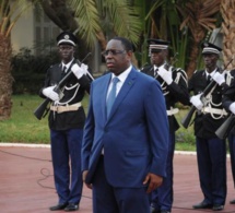 HOMME DE L’ANNEE 2015  VIPEOPLES.NET :  Le Président Macky Sall en roue libre.