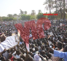 Manifestation anti-Jeune Afrique à la mosquée Massalikul Jinane à Dakar (images)