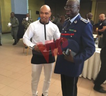 L'international Sénégalais, double ballon d'or El Hadj Ousseynou Diouf pour la sensiblisation des jeunes officiers devant le général Tine.