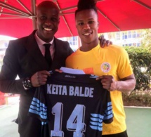 Le nouveau Lion Baldé Diao Keita pose avec Khalilou Fadiga…