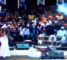 Parfaite imitation de Yandé Codou au concert de Youssou Ndour au Grand Théatre