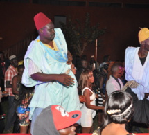 Pa Nice et Wadioubakh s’éclatent au concert de Pape Diouf à l’hôtel les Baobab de la Somone. Regardez