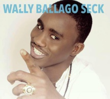 Paris Bercy le 04 Juin avec Waly Seck, la vente des billets s'activent déjà chez Lamp Fall Rue Doudeauville 18e Arrondissement. Regardez