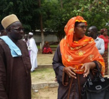 Vidéo et photos - Gambie : Mobilisation de militants et parents devant la Haute Cour de justice pour soutenir Ousaïnou Darboe et Cie